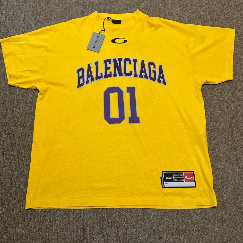 Men Balenciaga 2025 'Basketball' T-
Shirt w/ Tags
